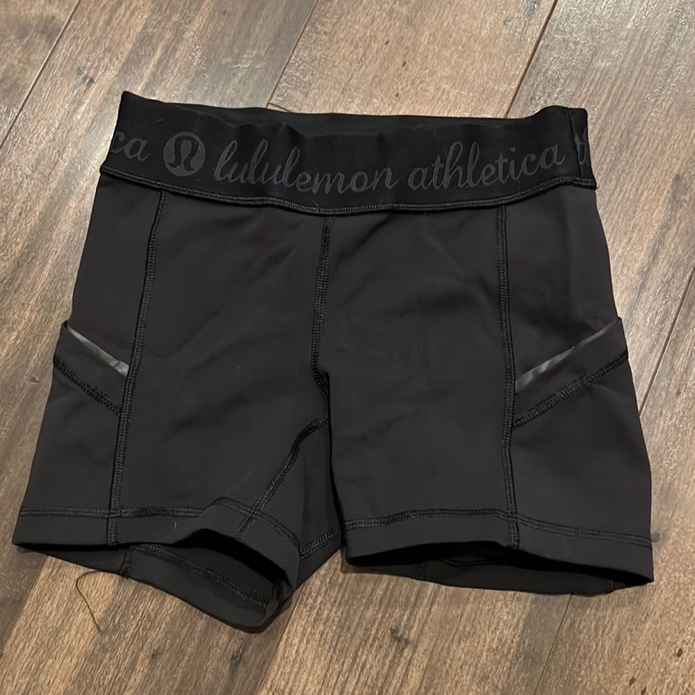 Lululemon size 2 black bike shorts